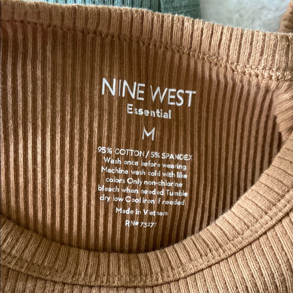 Nine West Asymmetrical Sleeveless Tank Tops, 4 ribbed tops. New - Picture 3 of 9